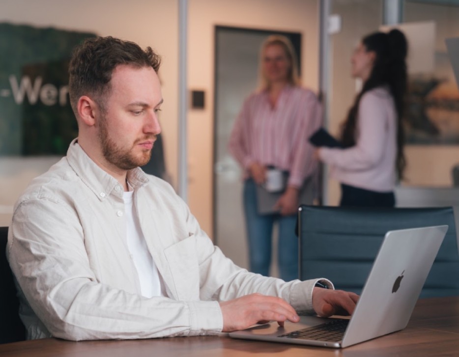 Seiten-Werk – KI Agentur aus Hamburg